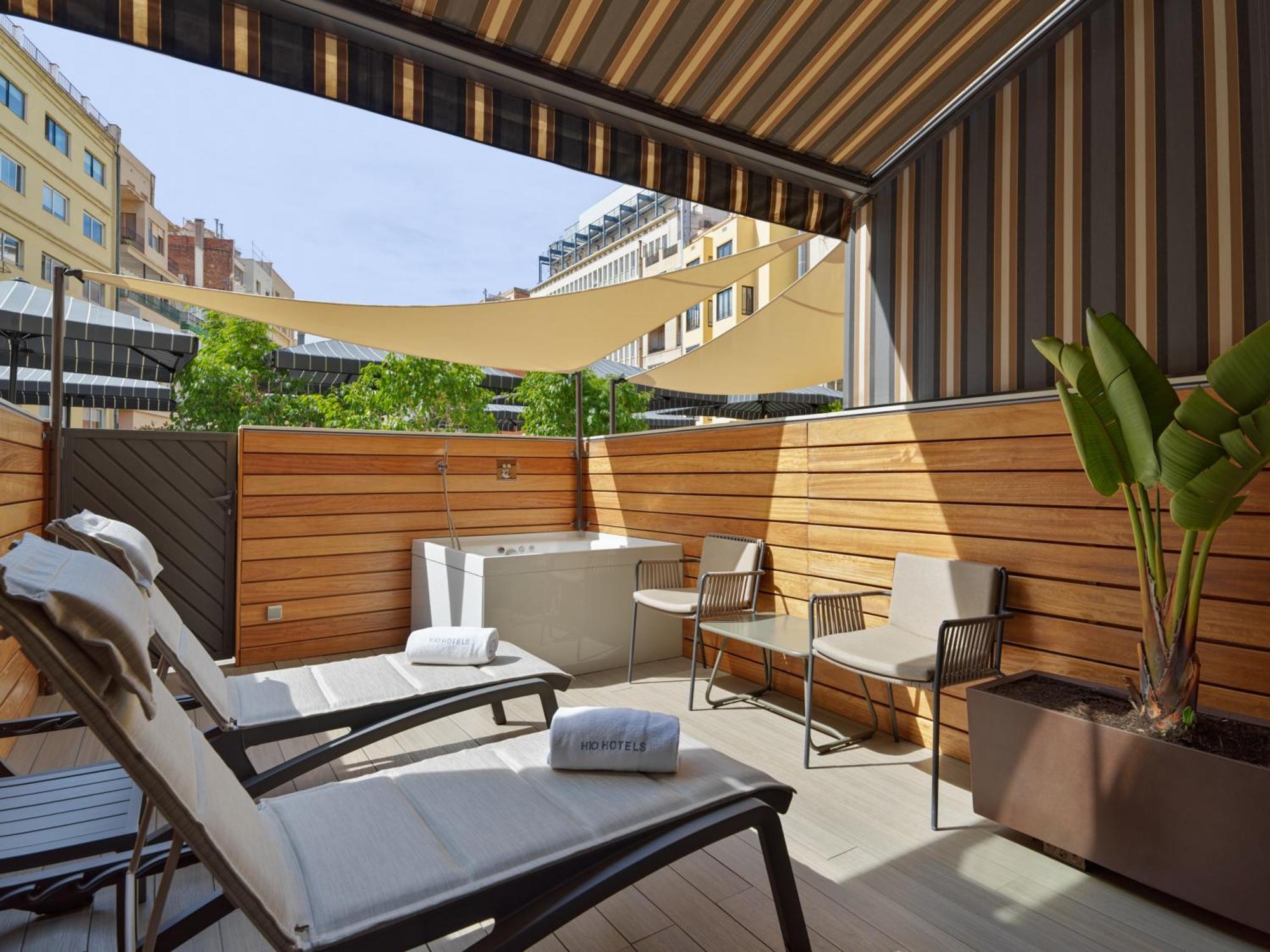 H10 Metropolitan 4* Sup Hotel Барселона Екстериор снимка