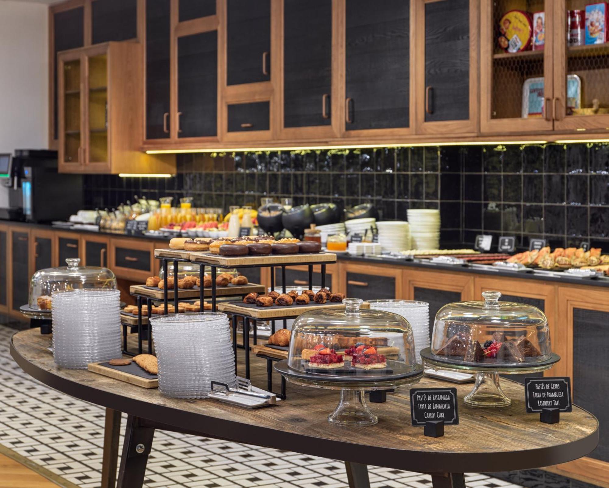 H10 Metropolitan 4* Sup Hotel Барселона Екстериор снимка