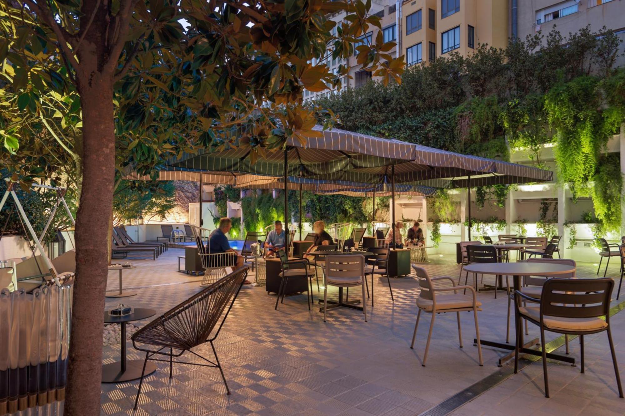 H10 Metropolitan 4* Sup Hotel Барселона Екстериор снимка